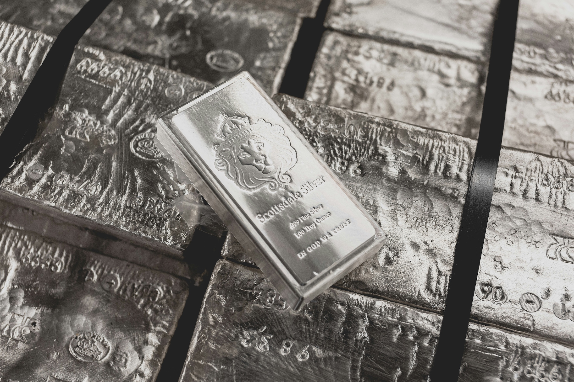Silver sets new record as prices climb on demand and market dynamics 