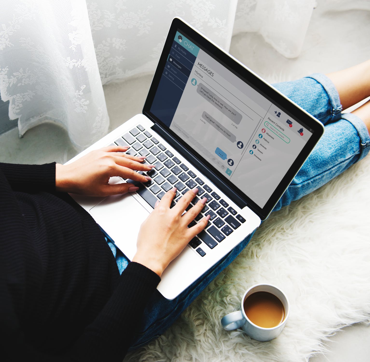 Custom access to Live chat 👩‍💻